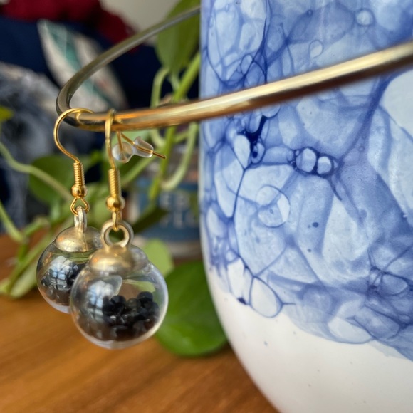 🎃Let’s Party in black, Black bobble earrings, brass - Picture 2 of 3